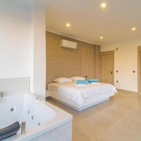10 Person In Kalkan Sona * Kaş