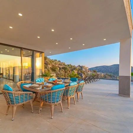 10 Person In Kalkan Sona 卡斯