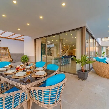 10 Person In Kalkan Sona 卡斯
